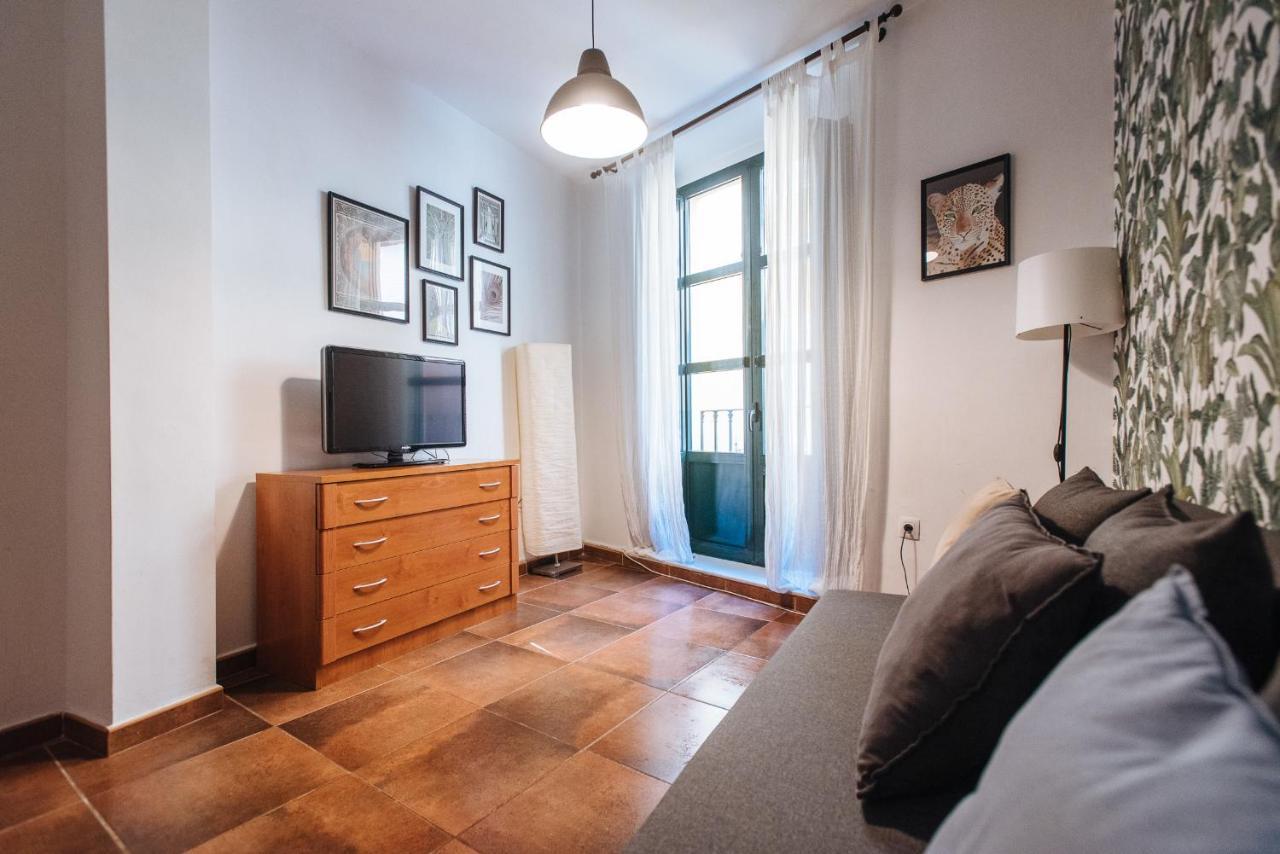Homeyseville- Bright Apartment At Santa Cruz 6 Pax, Parking Optional Luaran gambar