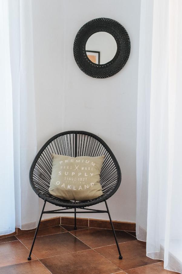 Homeyseville- Bright Apartment At Santa Cruz 6 Pax, Parking Optional Luaran gambar