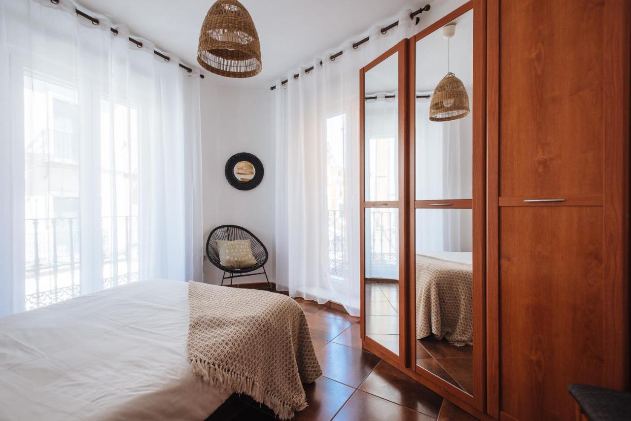 Homeyseville- Bright Apartment At Santa Cruz 6 Pax, Parking Optional Luaran gambar