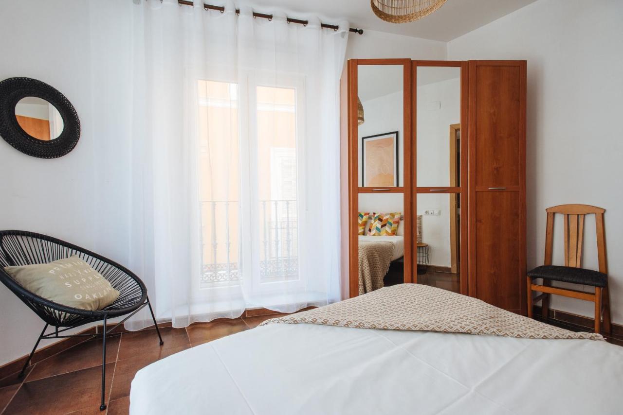 Homeyseville- Bright Apartment At Santa Cruz 6 Pax, Parking Optional Luaran gambar