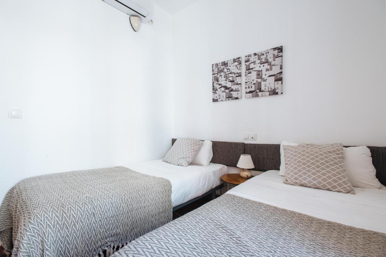 Homeyseville- Bright Apartment At Santa Cruz 6 Pax, Parking Optional Luaran gambar